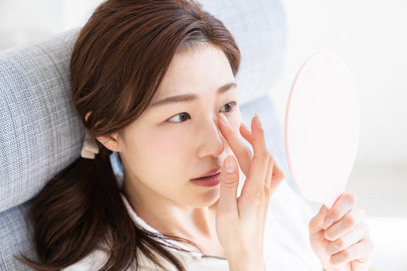 【白頭粉刺】白頭vs閉口粉刺差別＋成因＋清除與改善方法｜5步驟告別粗糙肌