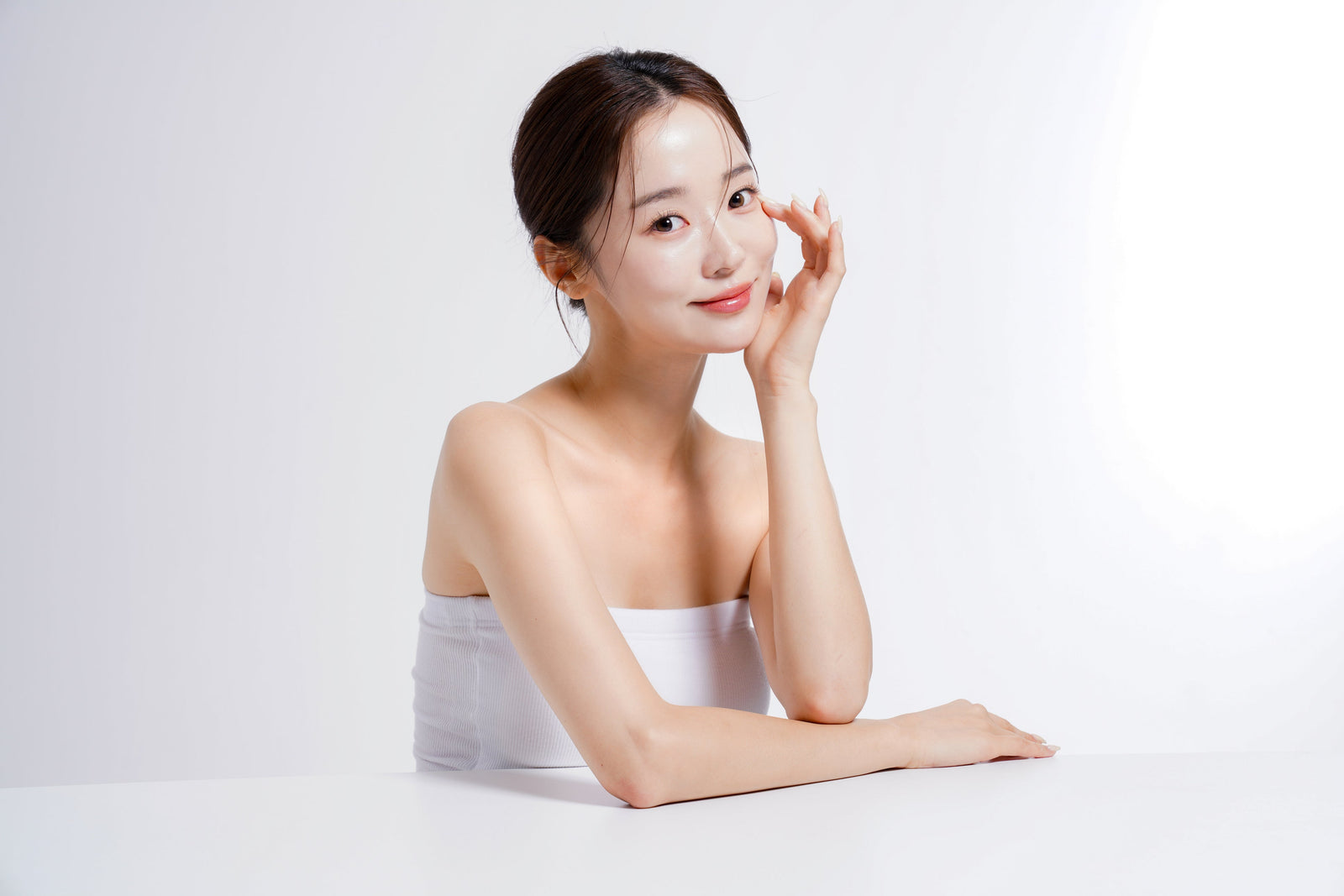 【水光肌養成攻略】水光肌只靠水光針？水光針效果、成分、安全性、不打針居家水光肌替代方案